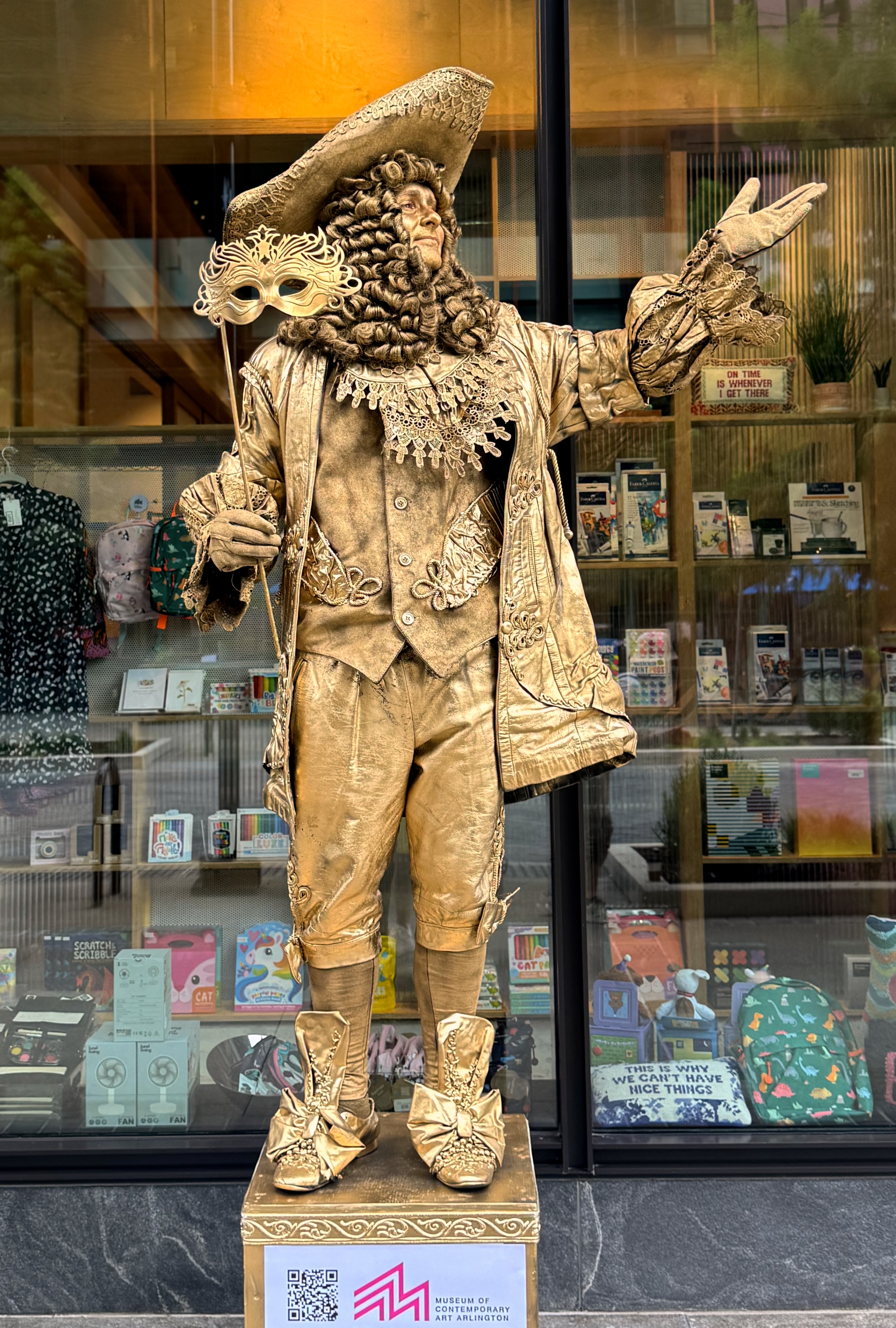 Living Statues thumbnail 12